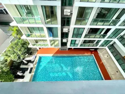 1 BR Condo @ Aurora Pratumnak