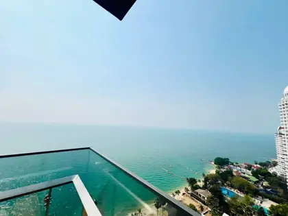 High-Floor Sea View Condo at Arom Wong Amat
