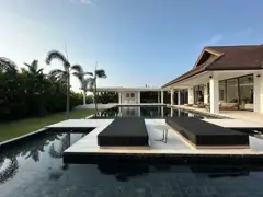 Stylish 4 Bedroom Pool Villa in Huay Yai for sale