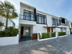 Modern townhome in Villa La Richie 3 Bedroom for sale