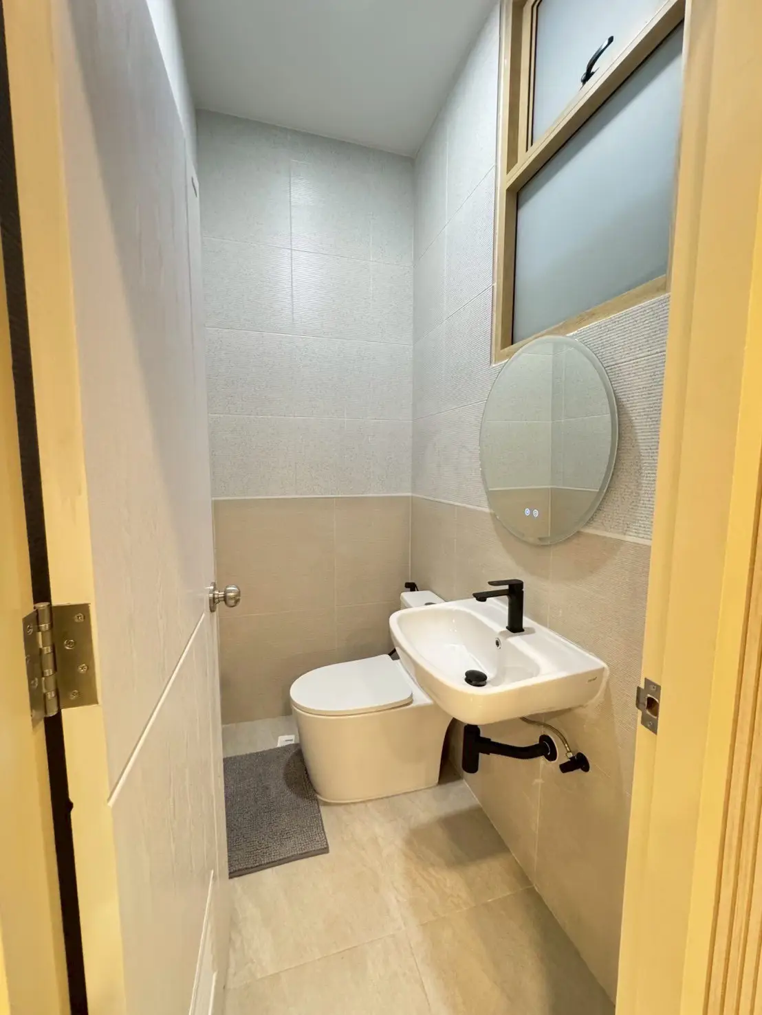 Pool villa located on Jomtien 2nd Road.5 Bedroom for sale