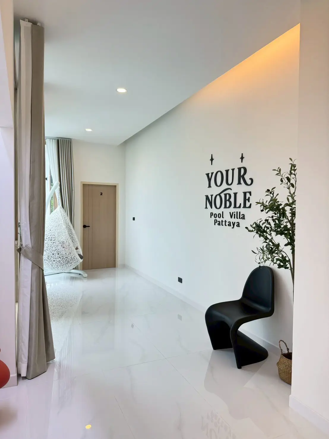 Pool villa located on Jomtien 2nd Road.5 Bedroom for sale