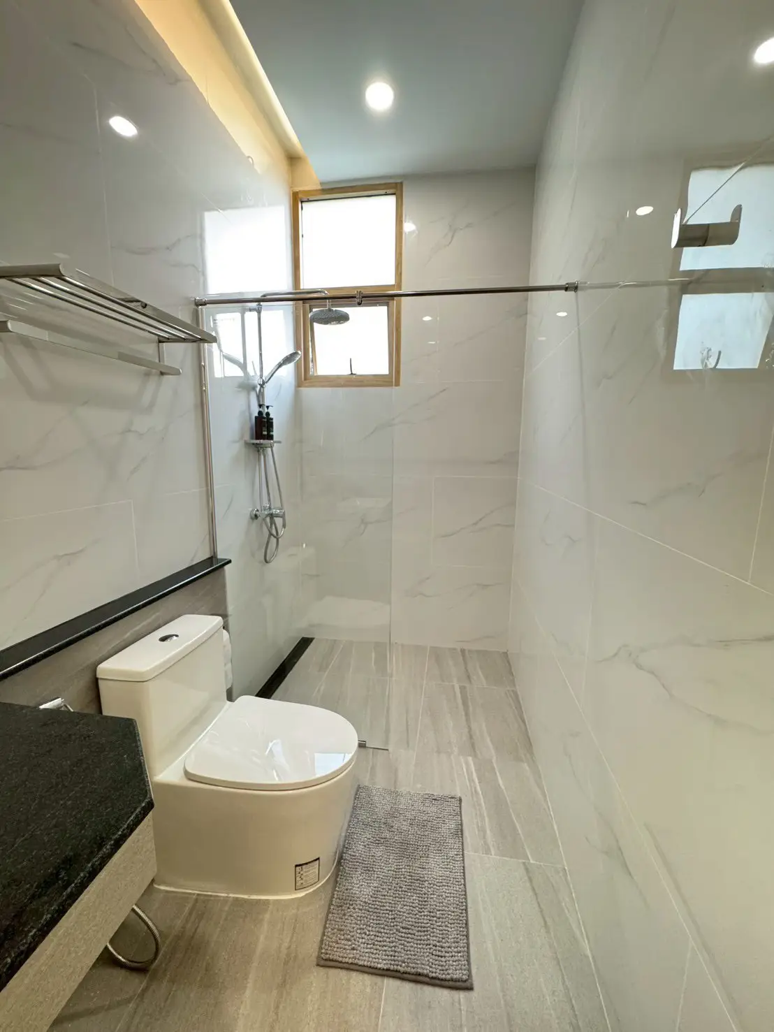 Pool villa located on Jomtien 2nd Road.5 Bedroom for sale