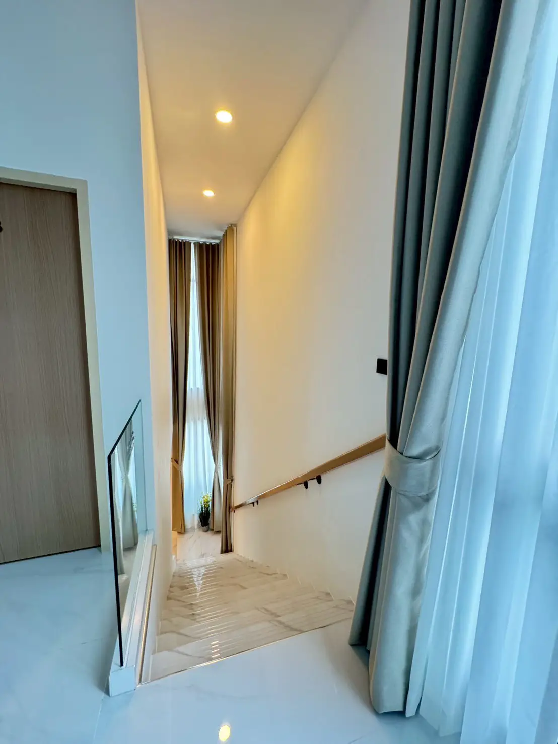 Pool villa located on Jomtien 2nd Road.5 Bedroom for sale