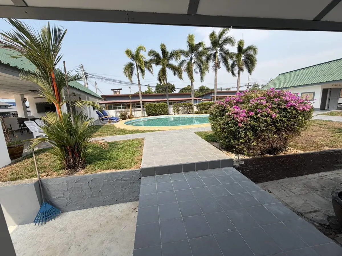  House on 1 Rai land new renovated 6 Bedroom for sale