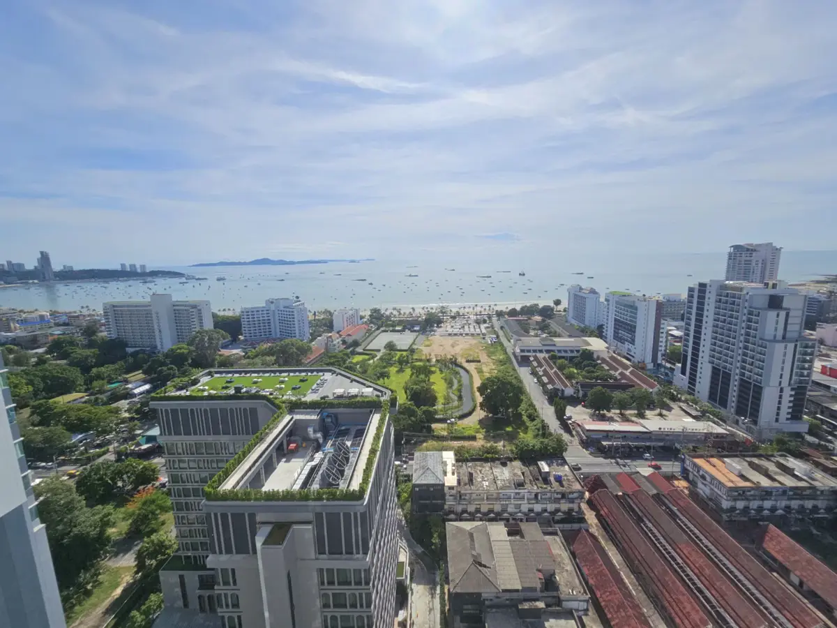 CENTRIC SEA Condominium 1 Bedroom