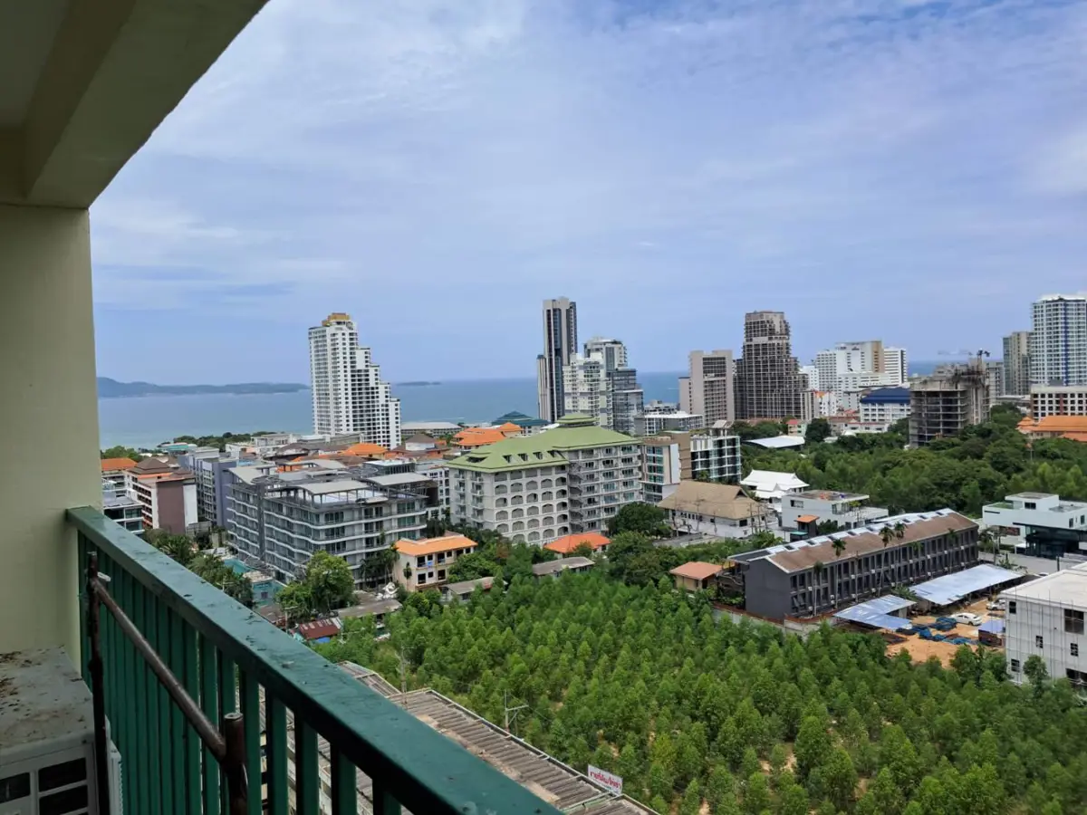 Sombat Condotel Pratumnak Studio for sale