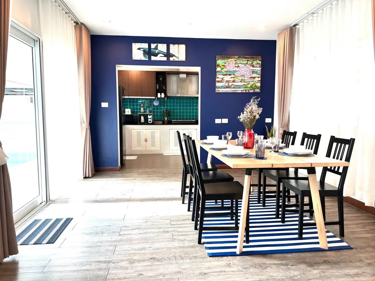 3 bed Pool Villa SeaBreeze Villa Pattaya - Ready for Sale!  Beachfront Village – Sukhumvit Road Pattaya   Fully renovated pool villa, fully furnished and move-in ready!