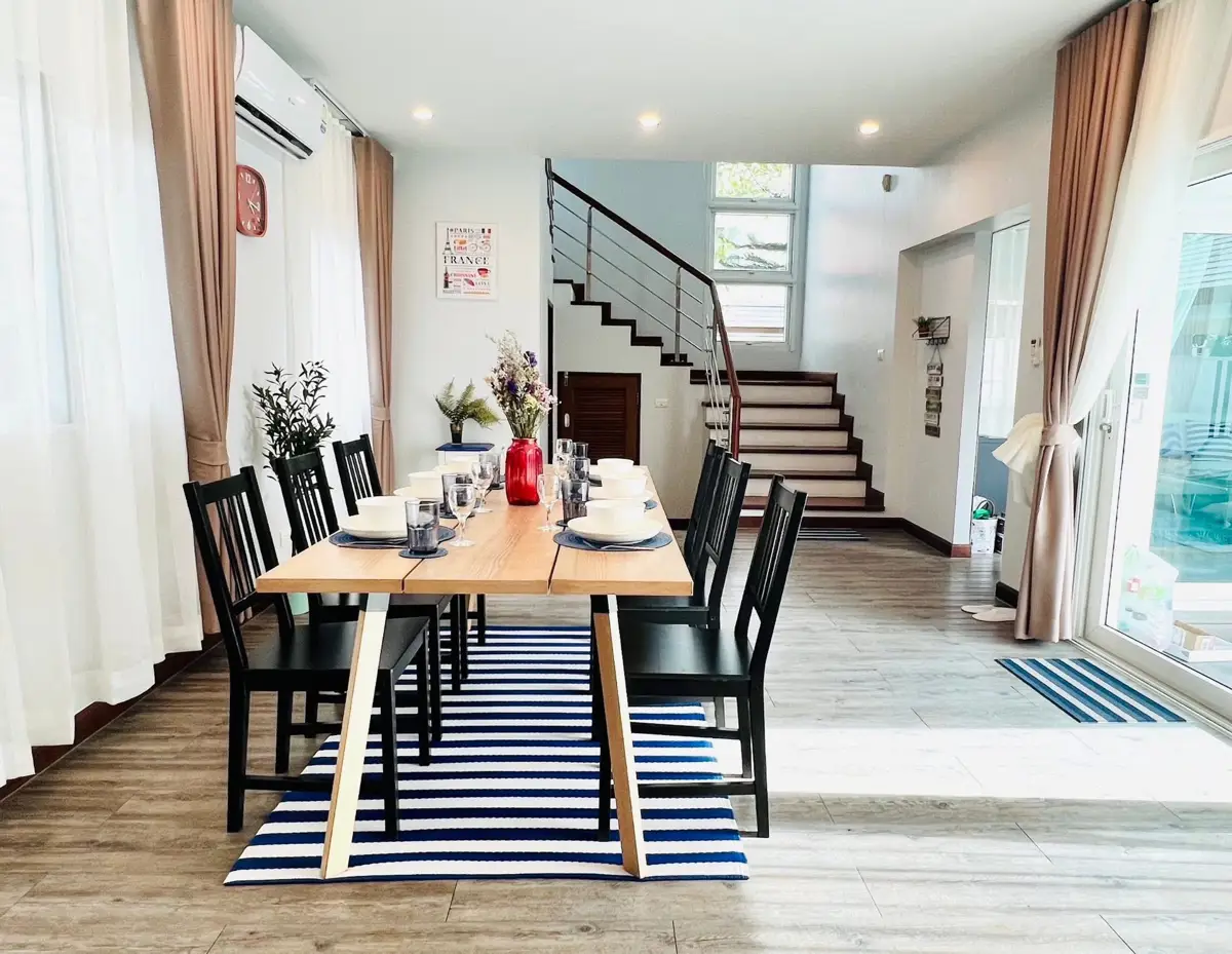 3 bed Pool Villa SeaBreeze Villa Pattaya - Ready for Sale!  Beachfront Village – Sukhumvit Road Pattaya   Fully renovated pool villa, fully furnished and move-in ready!