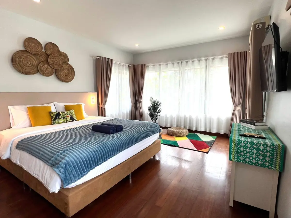 3 bed Pool Villa SeaBreeze Villa Pattaya - Ready for Sale!  Beachfront Village – Sukhumvit Road Pattaya   Fully renovated pool villa, fully furnished and move-in ready!