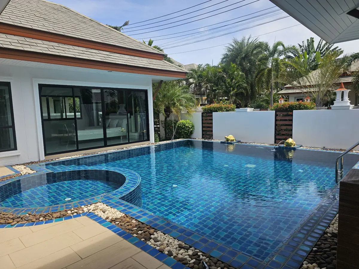Baan Dusit Pattaya Lake 4 Bedroom for sale