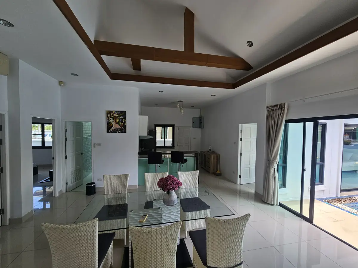 Baan Dusit Pattaya Lake 4 Bedroom for sale