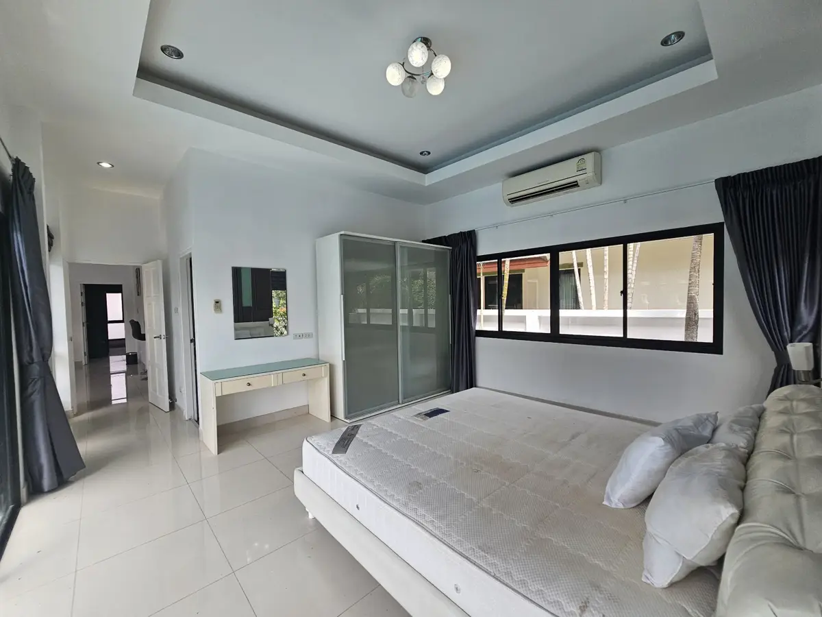 Baan Dusit Pattaya Lake 4 Bedroom for sale