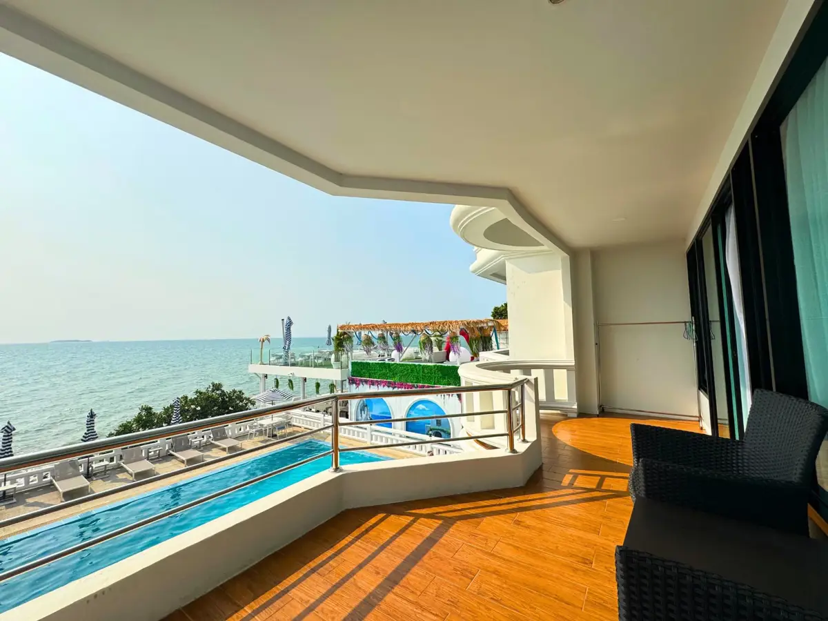 Beach front located at Phatumnak Soi 5-1 Bedroom for rent 