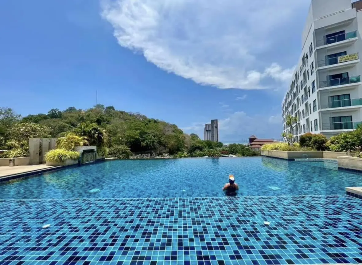 The Axis Condominium 2 Bedroom for sale