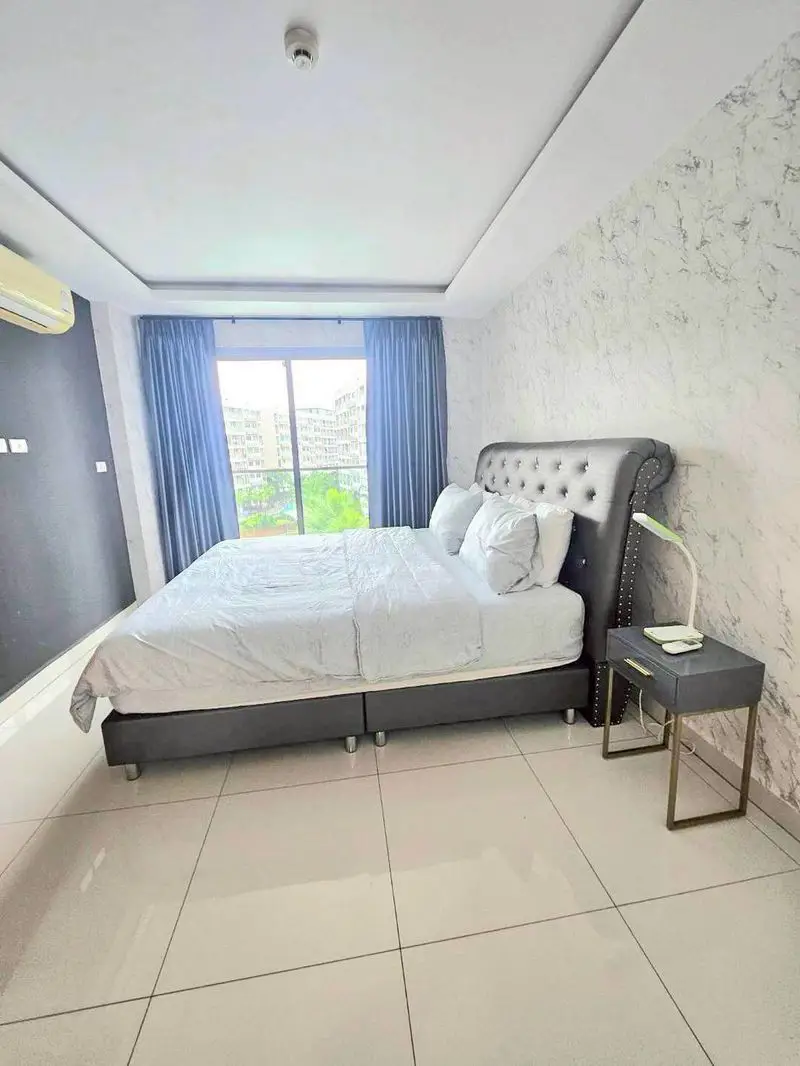 1 bed condo Jomtien for rent with underground parking . Luxurious open-air lobby areas, a fully-equipped gymnasium suite, and a relaxing massage and spa service