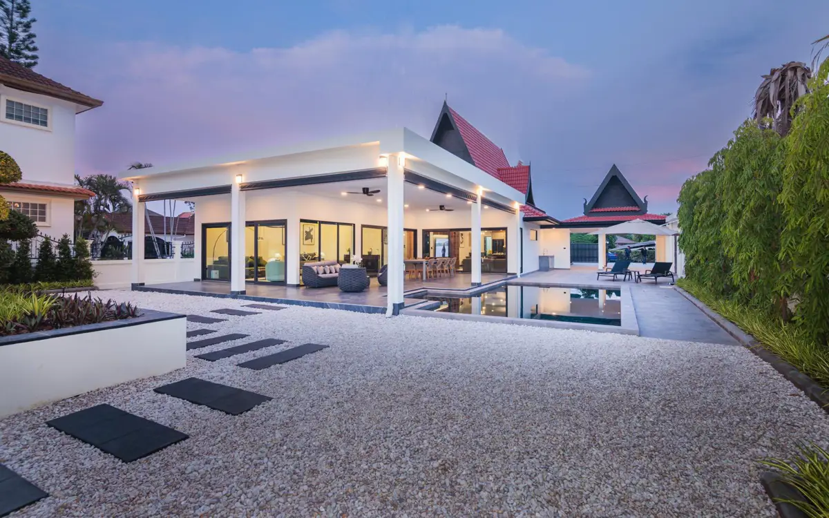 Newly built house Mabprachan Lake 4 bedroom for sale