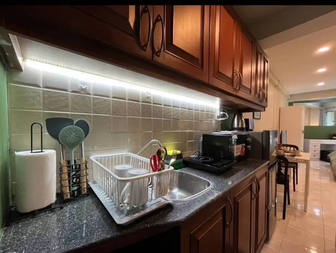 Studio for sale at Rimhaad Condominium at Chonburi has the following facilities: Swimming pool, Gym, Security, Car park and Concierge.