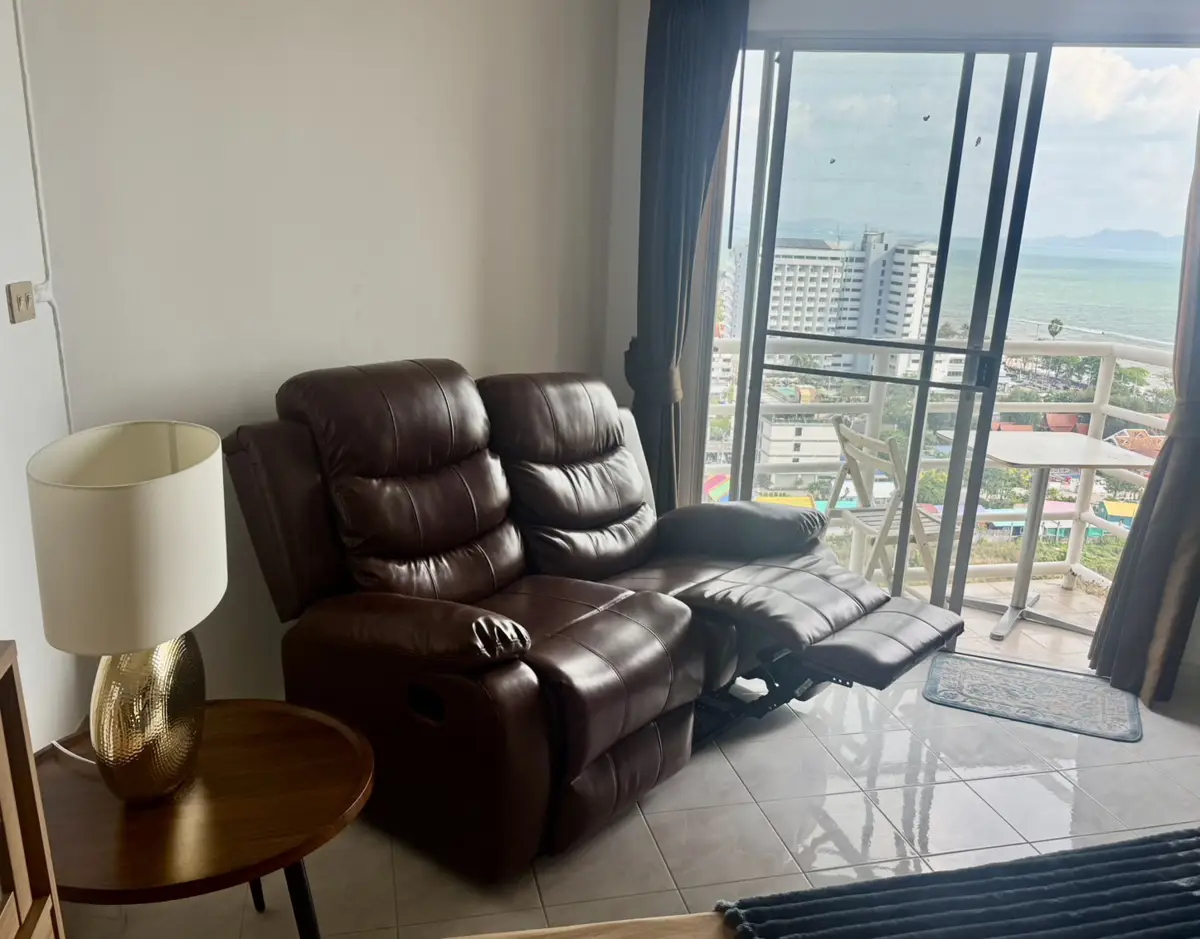 Rimhaad Jomtien Beach Condominium Studio for rent