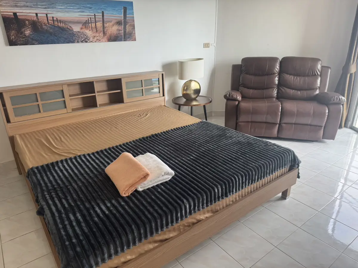 Rimhaad Jomtien Beach Condominium Studio for rent