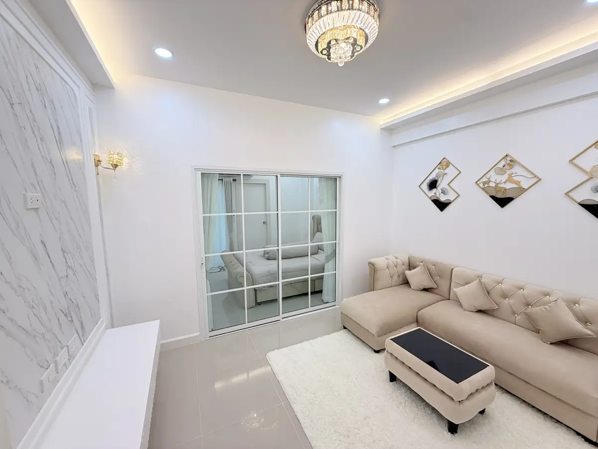 9 Karat condo Studio for sale