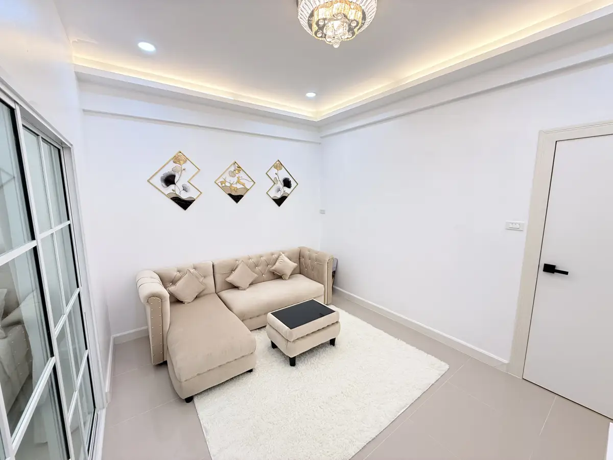 9 Karat condo Studio for sale