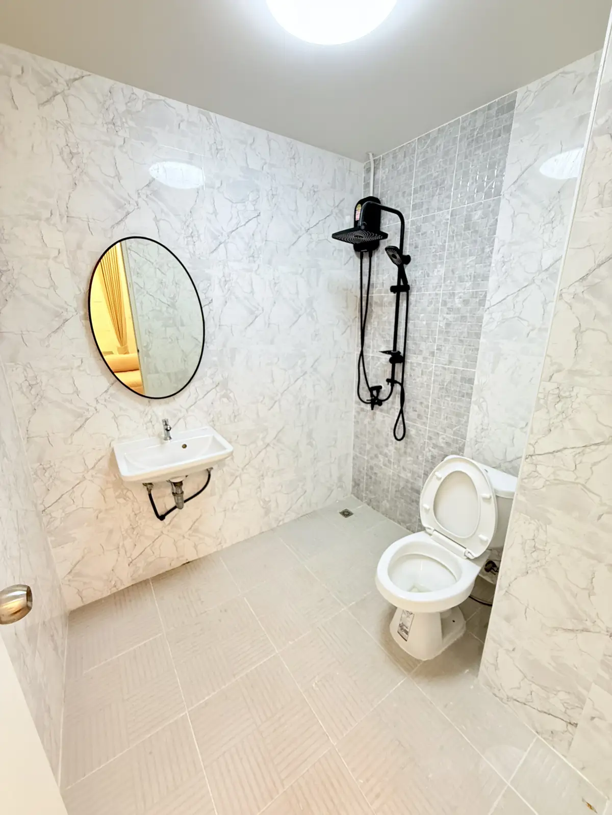 9 Karat condo Studio for sale