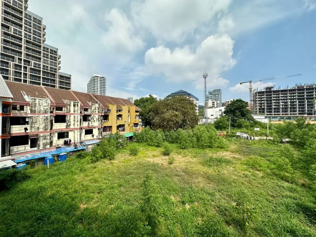 Condo for  sale at AURORA Pratumnak in Pattaya (Thailand) at  Cozy Beach area of Pratumnak Hill, only 300 meters  to the sea with Swimming pool, Gym, Security, Car park, Sauna and Concierge.
