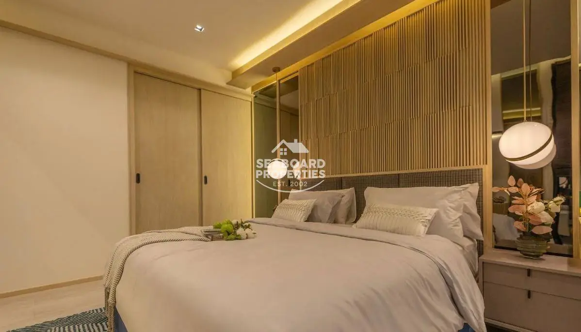 Skypark Lucean Spacious King-Size Master Bedroom