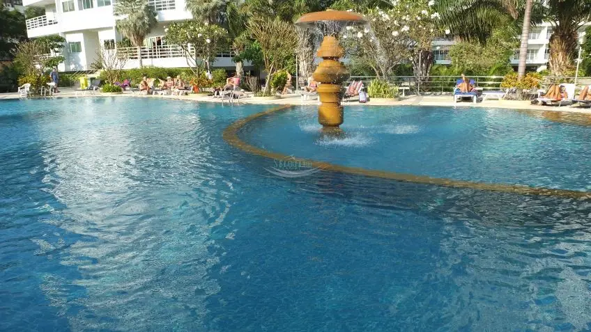 Large View Talay 7 swimming pool Jomtien Beach