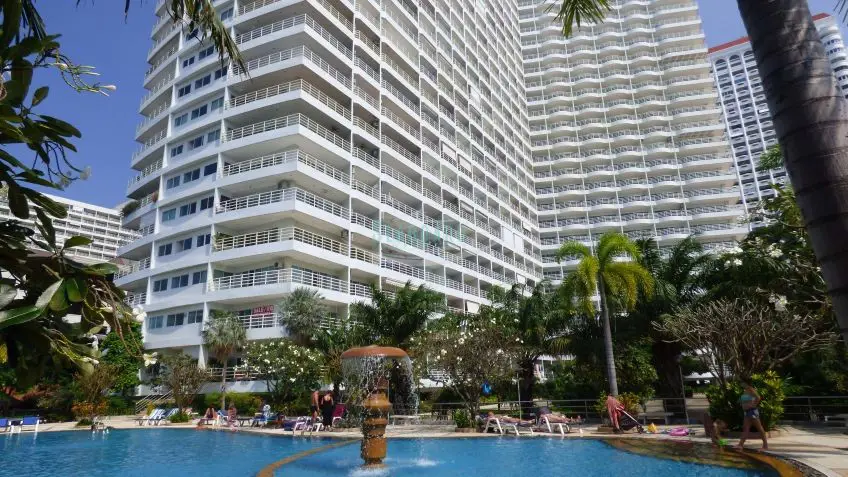 View Talay 7 Condominum Beachfront location Jomtien