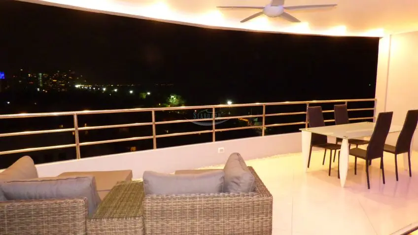 Seaview by night View Talay 3 Condo Pattaya