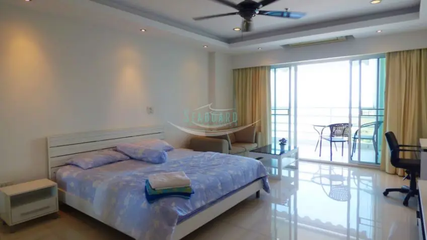 View Talay 7 Condo Jomtien living room