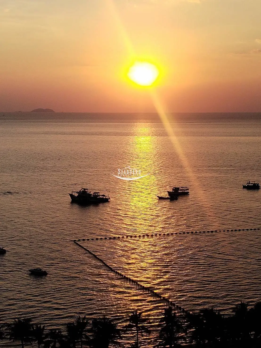 Jomtien Plaza Condotel Beachfront 