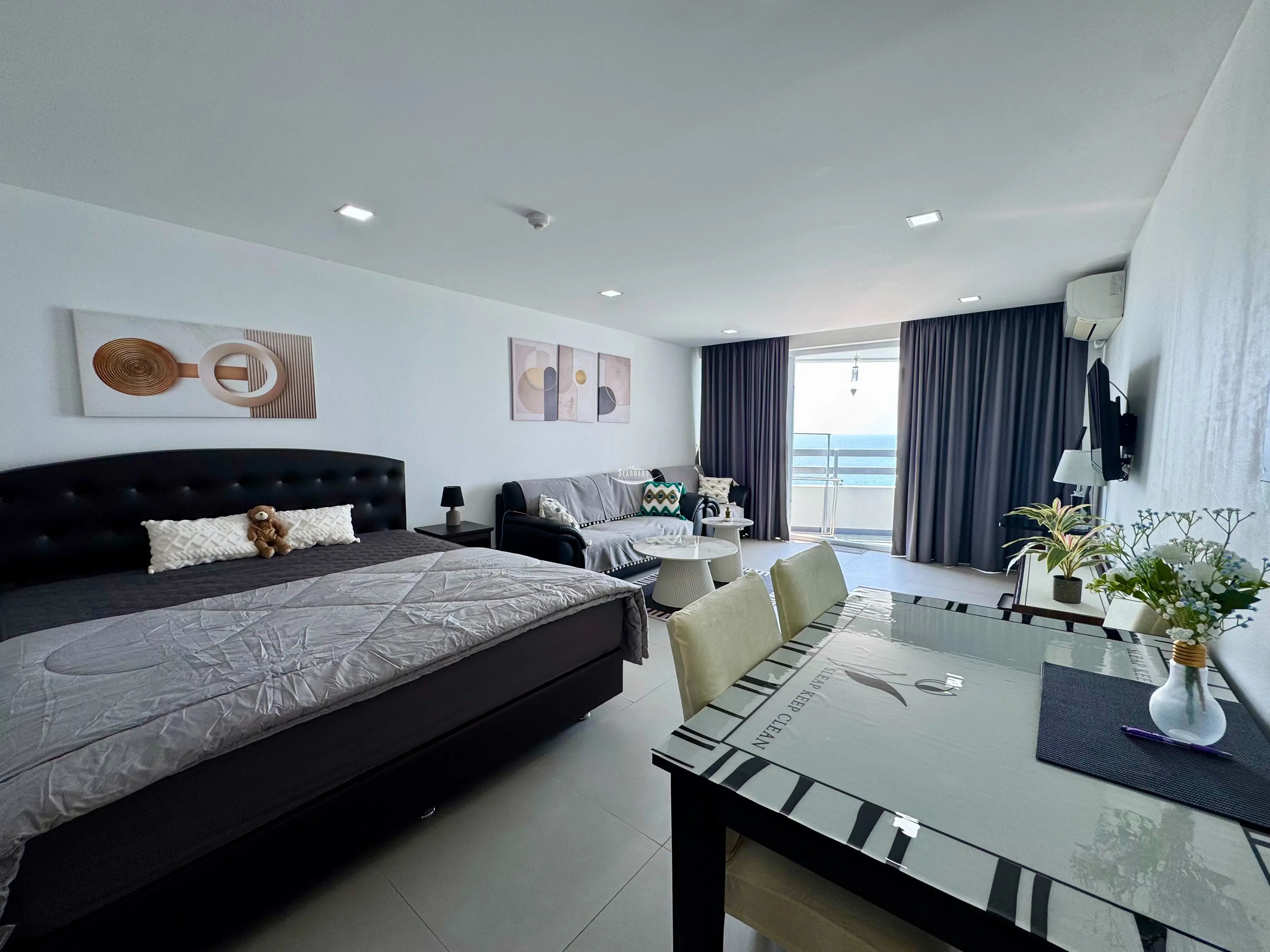 Jomtien Plaza Condo for Rent on Jomtien Beach