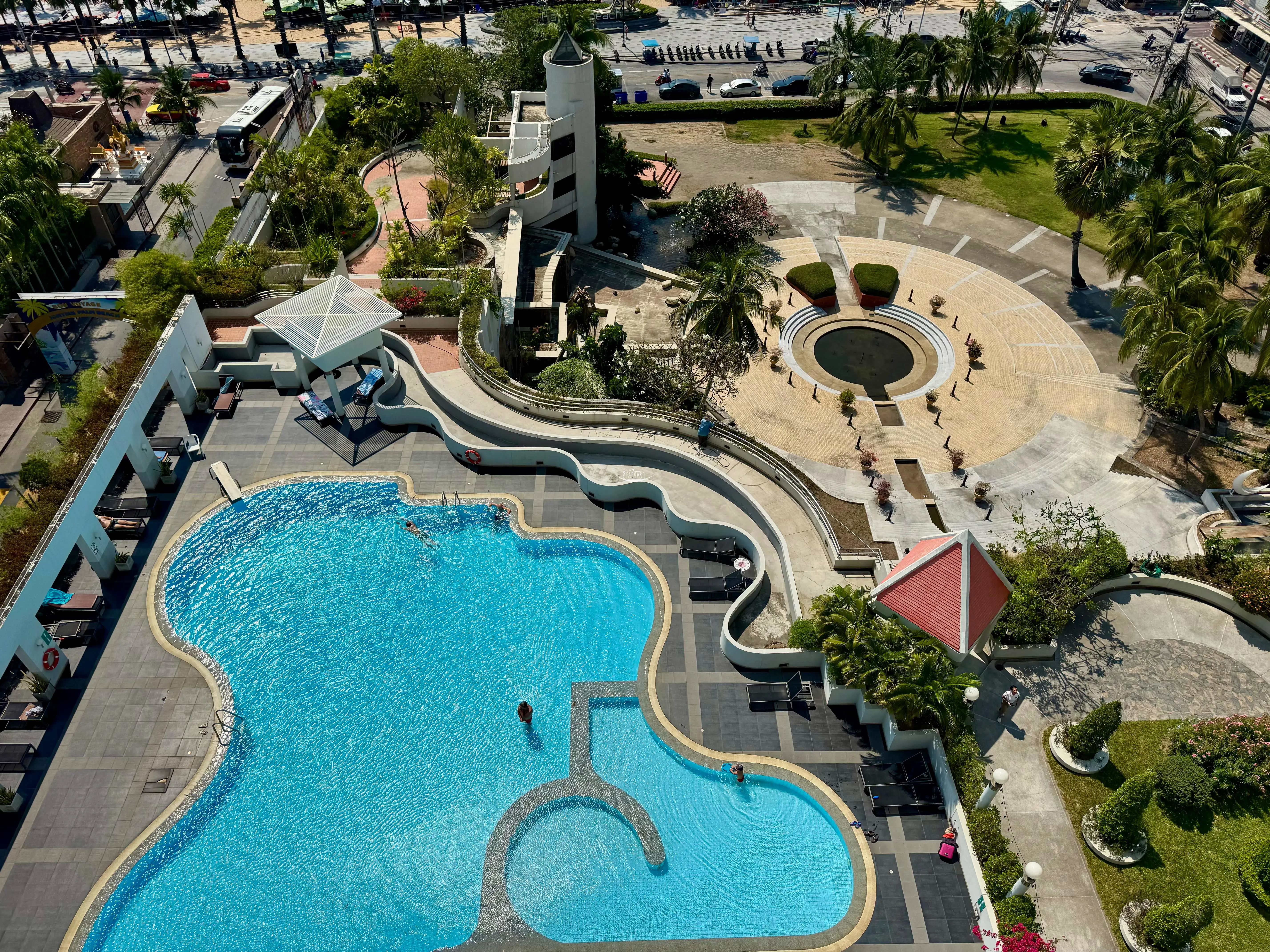 Jomtien Plaza Condo for Rent on Jomtien Beach