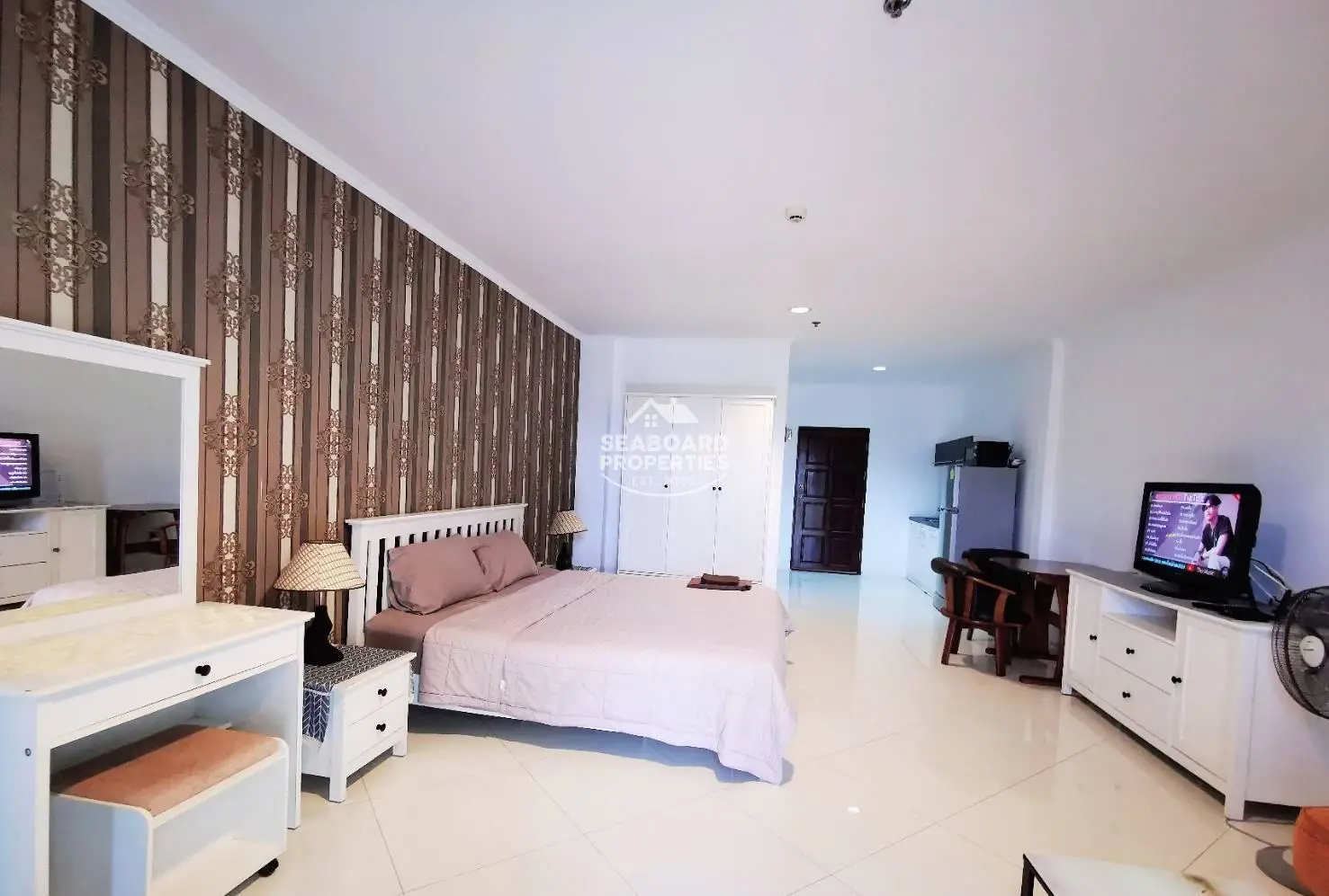 View Talay 6 Condominium - Studio Bedroom & Dining Area