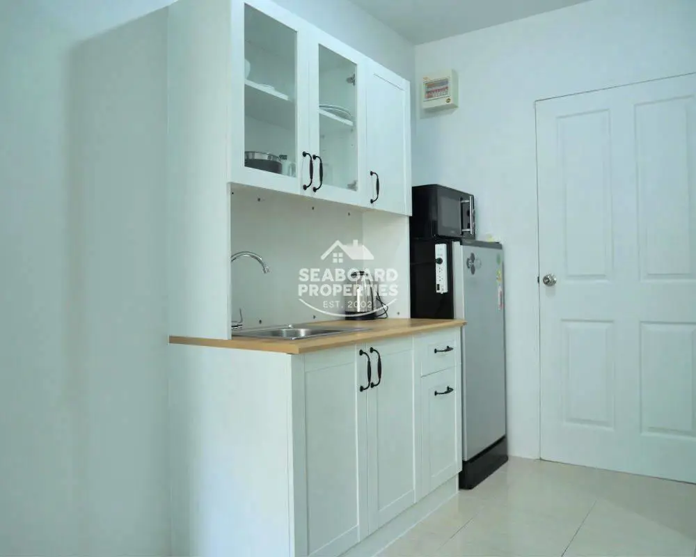 A.D. Lake and Resort Condominium for Rent in Bangsaray Pattaya - Kitchenette Counter and Refrigerator