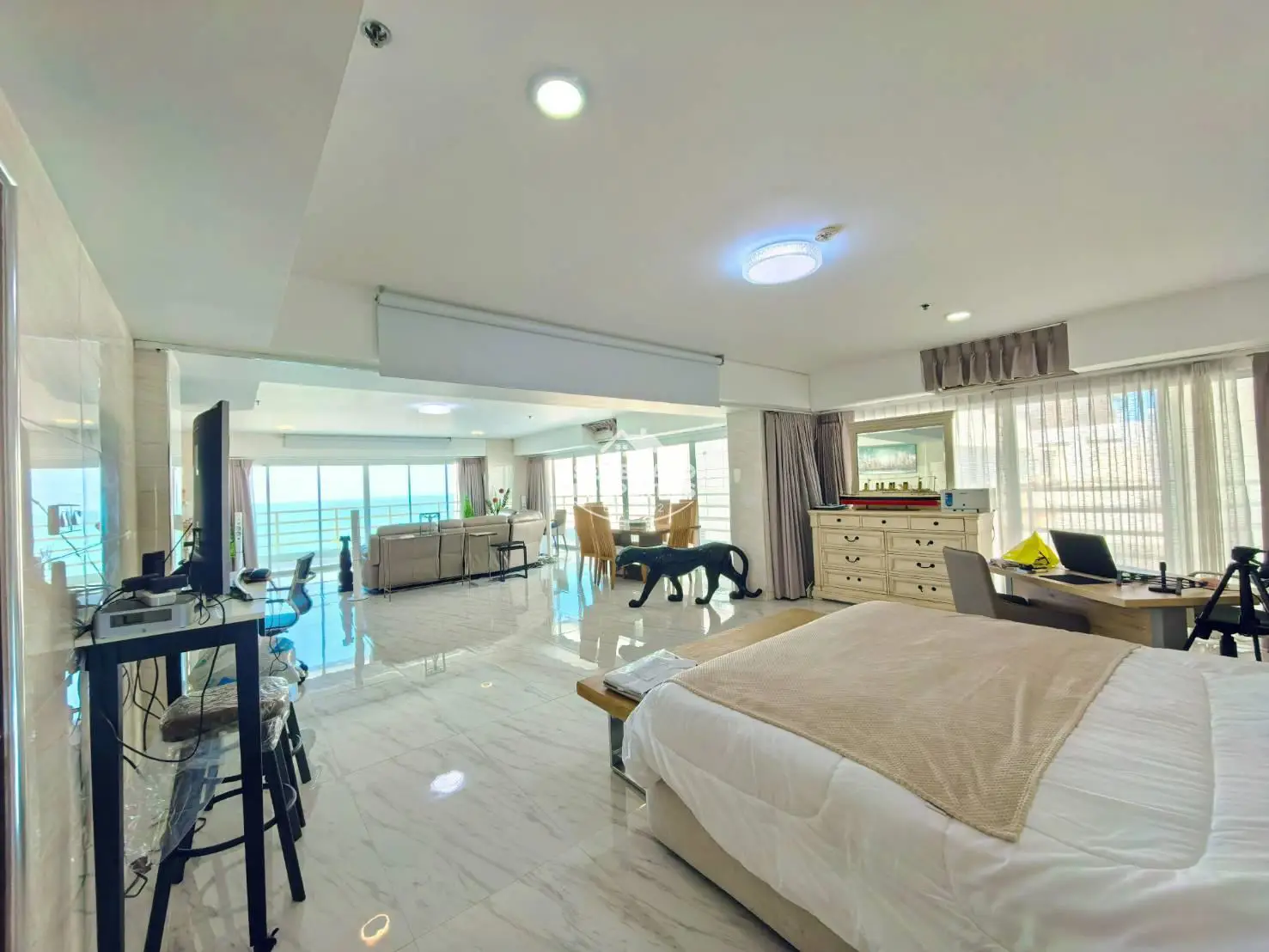 Spacious Living Room Sea View View Talay 6 153 SQM