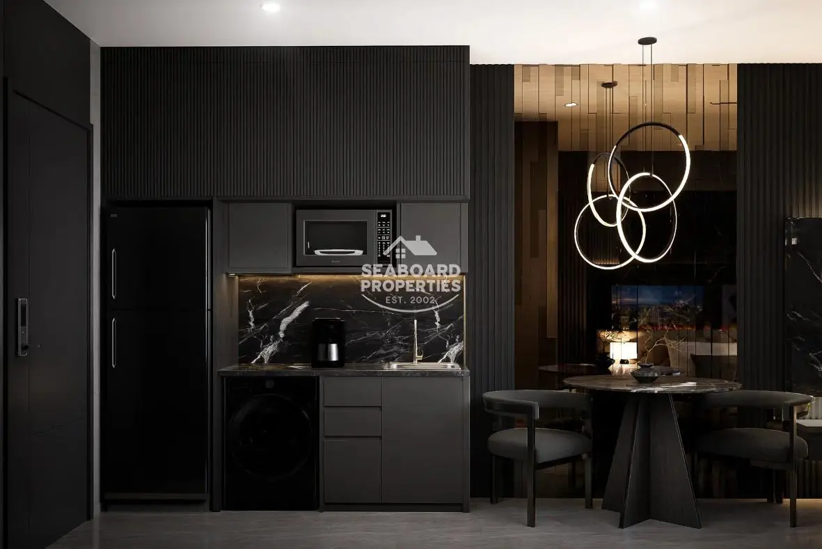 Grand Bay View Central Pattaya - Studio Entrance & Modern Kitchenette