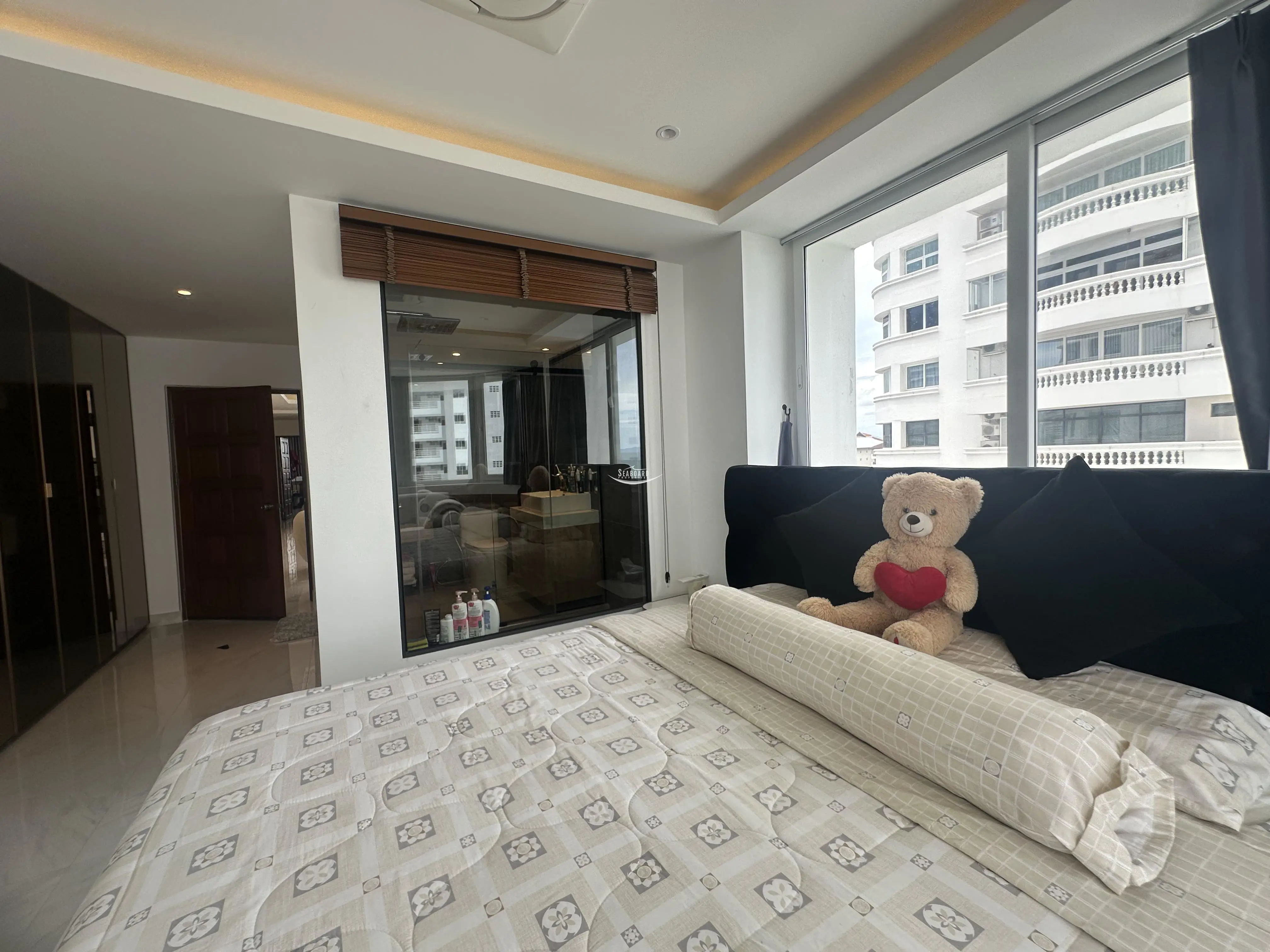 Jomtien Complex Condo Sale