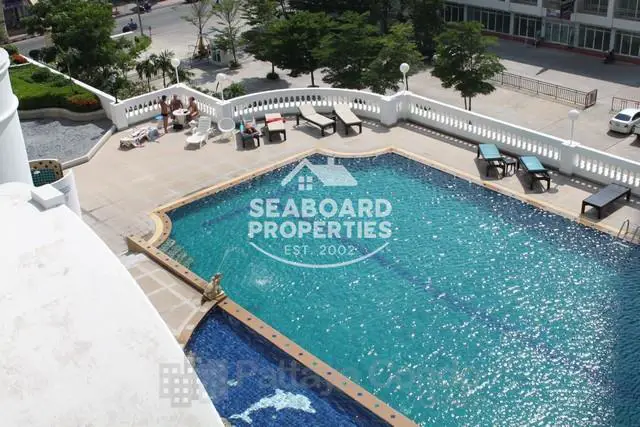 Jomtien Complex Condominium High Angle View of Communal Pool