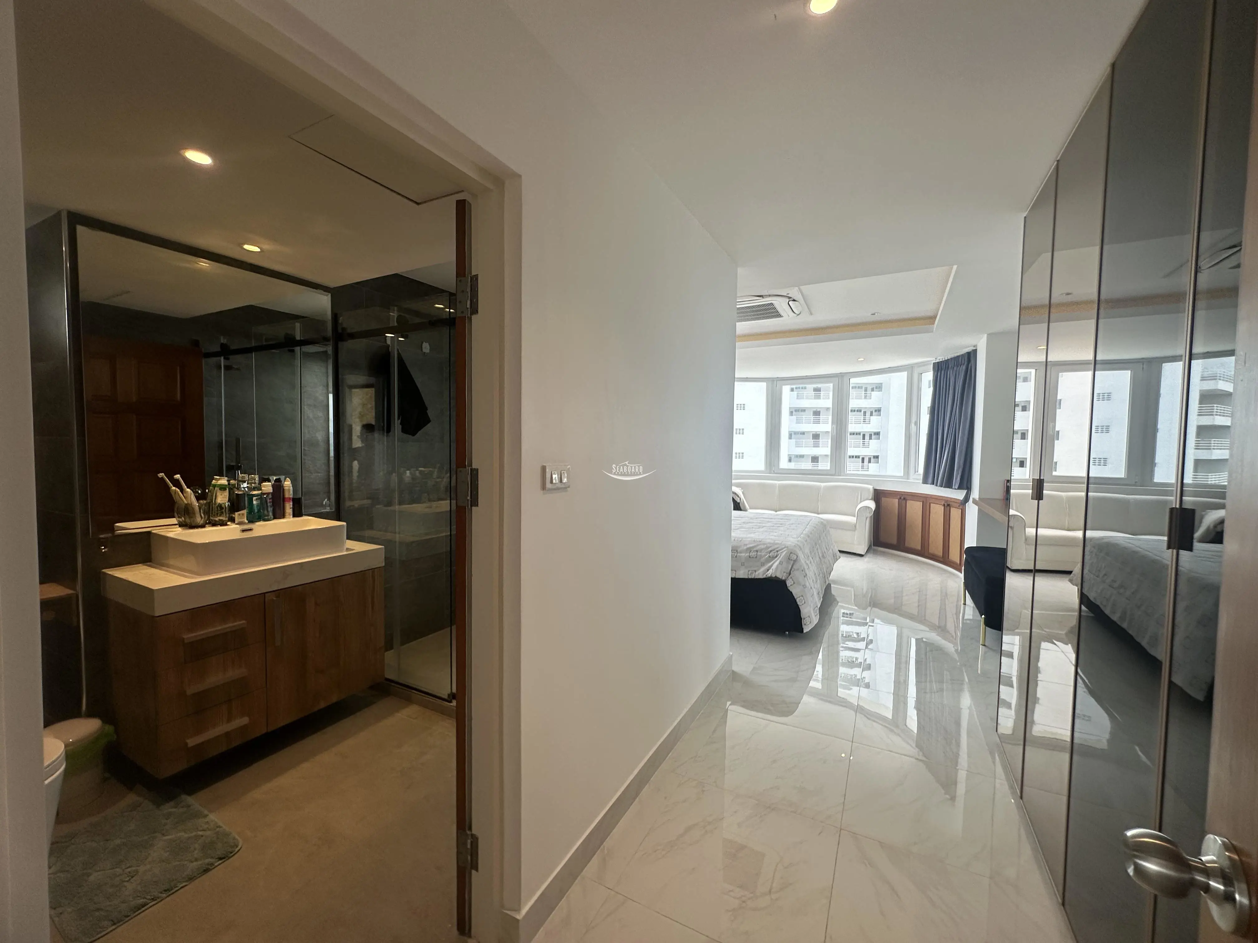 Jomtien Complex Condo Sale