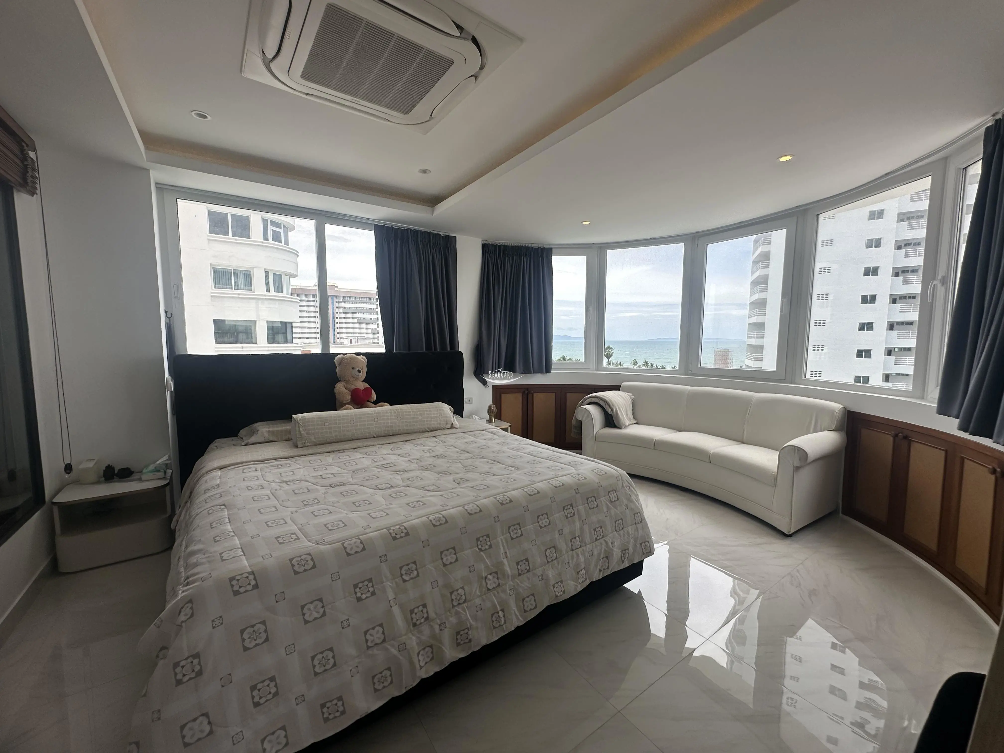 Jomtien Complex Condo Sale