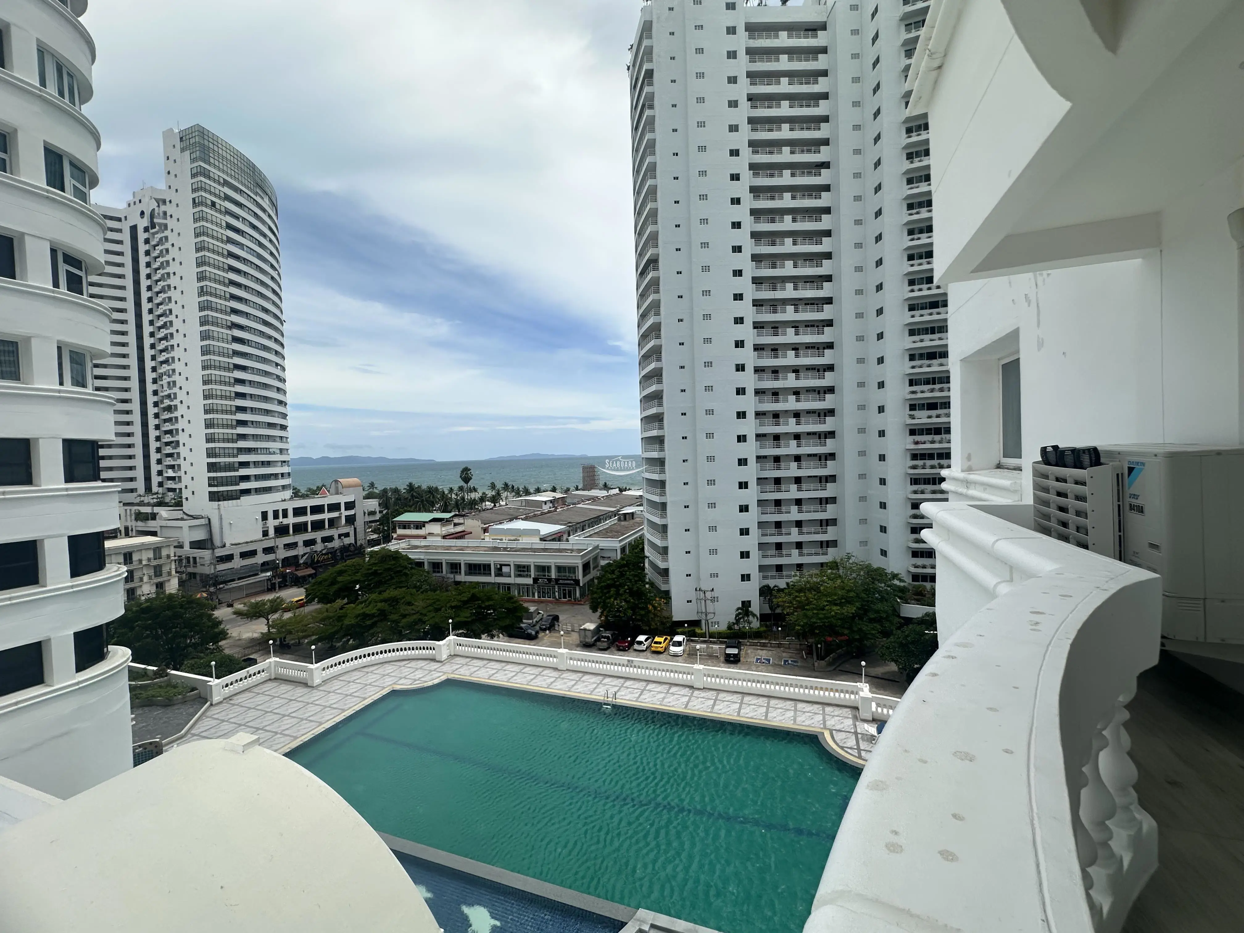 Seaview balcony  Jomtien Complex Condo
