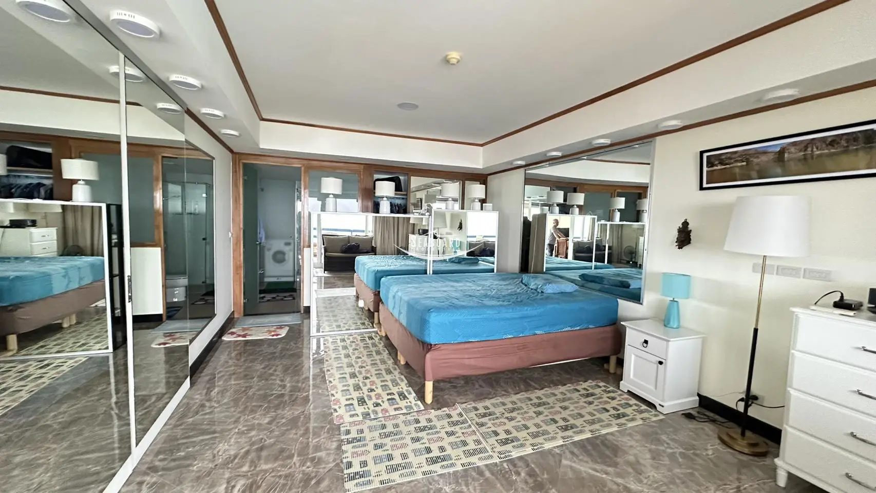Spacious bedroom with sea views at Jomtien Plaza Condotel Pattaya