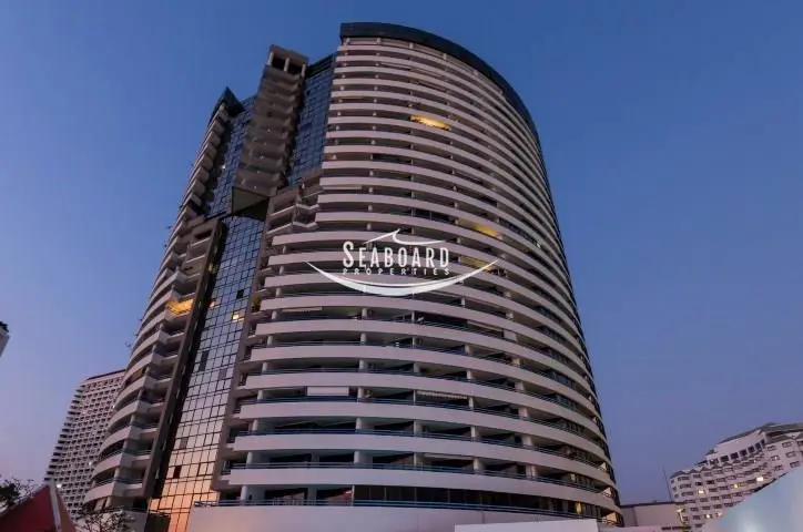 Jomtien Plaza Condotel Beachfront 