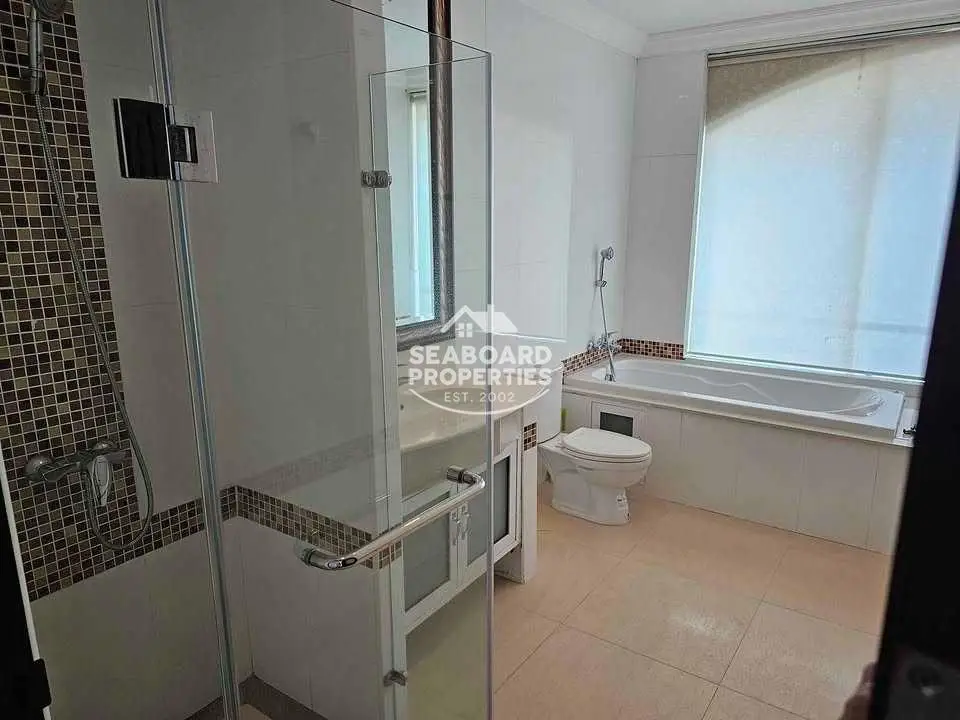 LK Legend Luxury Bathroom with Bathtub View