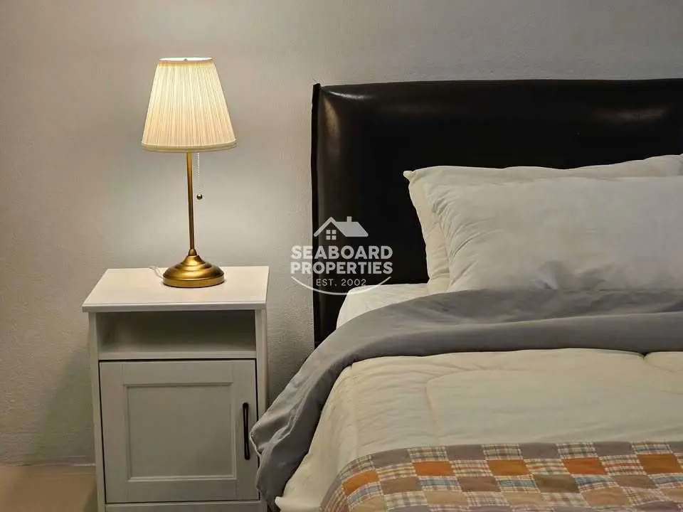 LK Legend Bedroom with King Size Bed | Condo for Rent
