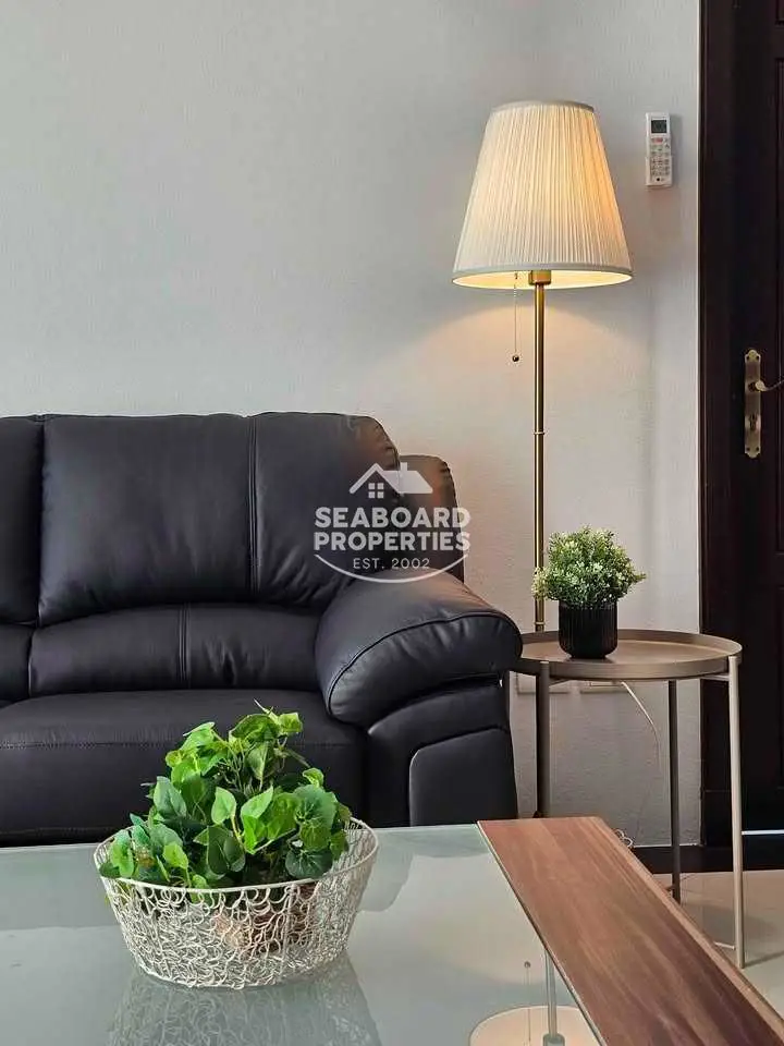 LK Legend Living Room Lounge Chair Corner